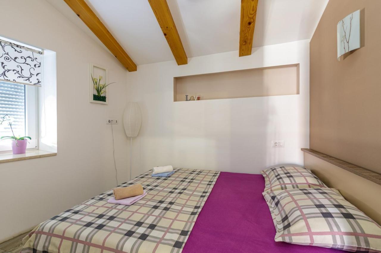 Apartments Mirjana Medulin Eksteriør billede